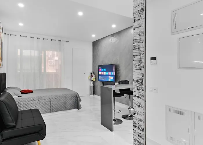 Centro Modern & Торевьиа